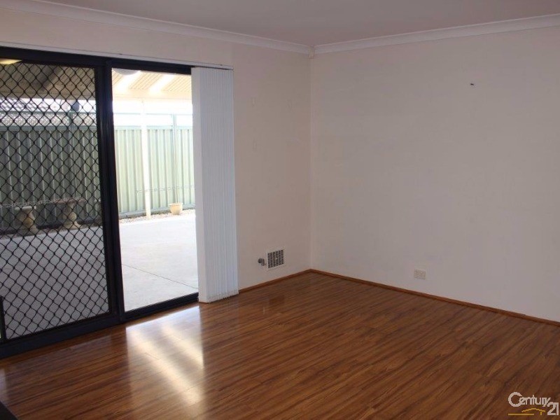 18 Campden Loop, Parmelia WA 6167