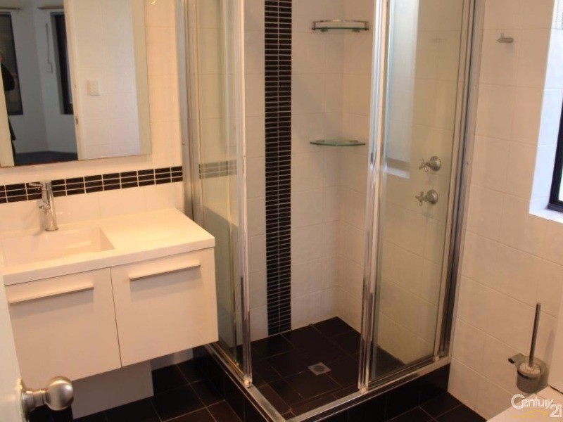 18 Campden Loop, Parmelia WA 6167