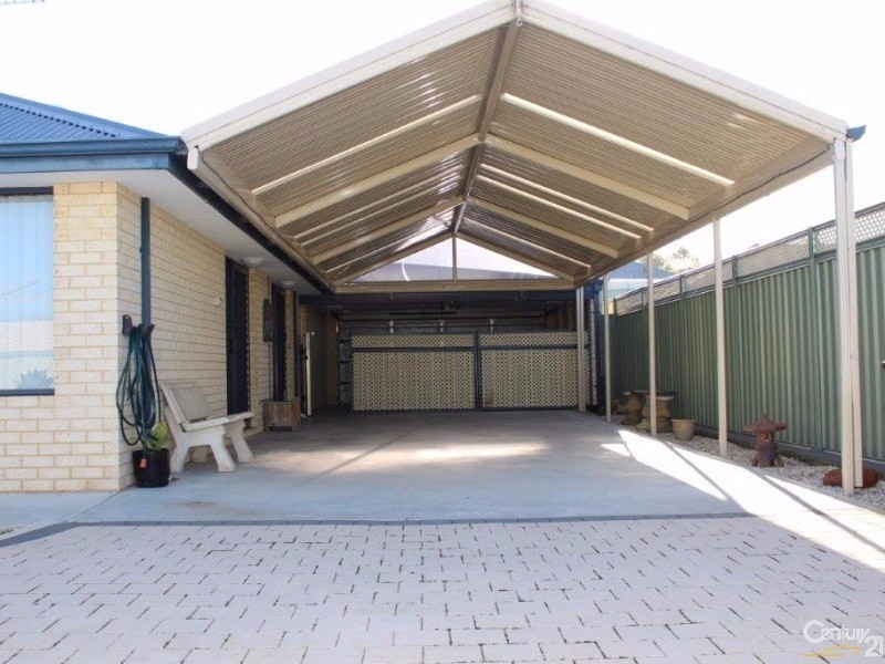 18 Campden Loop, Parmelia WA 6167