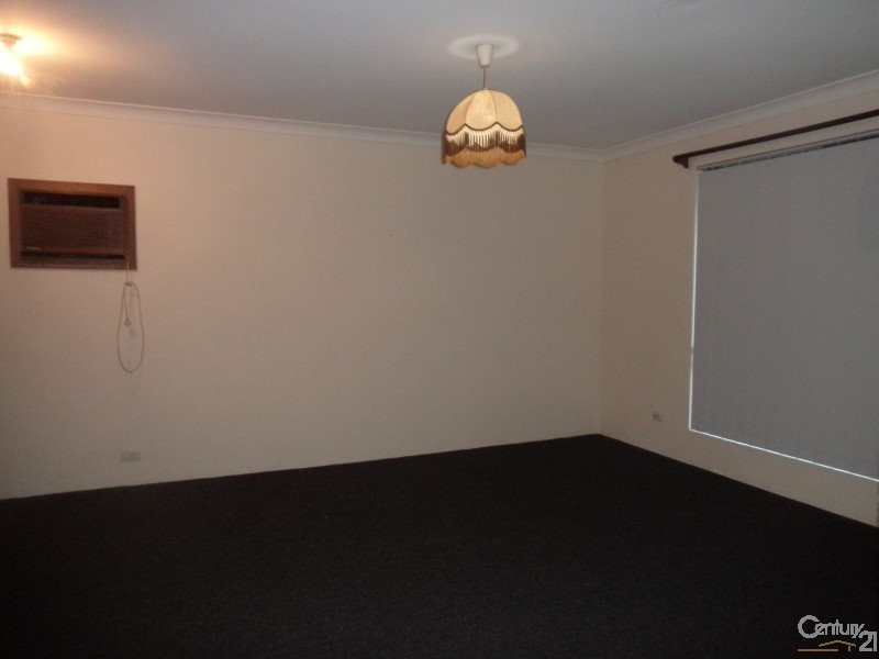 22 Cimbor Way, Parmelia WA 6167