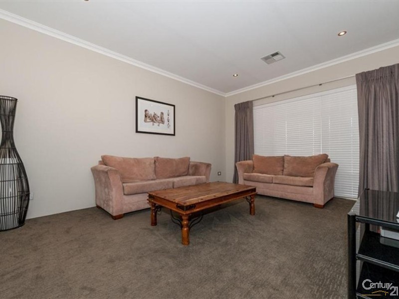 28 Holloways Ridge, Secret Harbour WA 6173