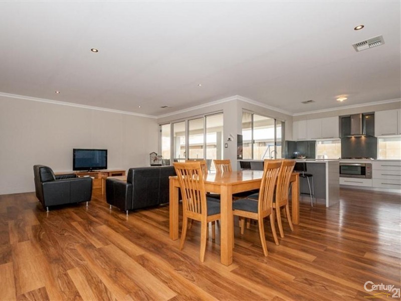 28 Holloways Ridge, Secret Harbour WA 6173