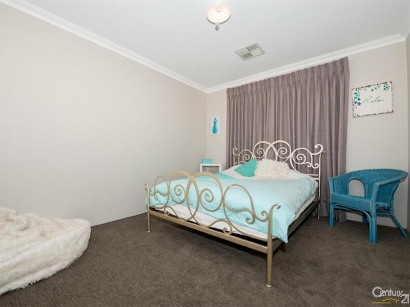 28 Holloways Ridge, Secret Harbour WA 6173