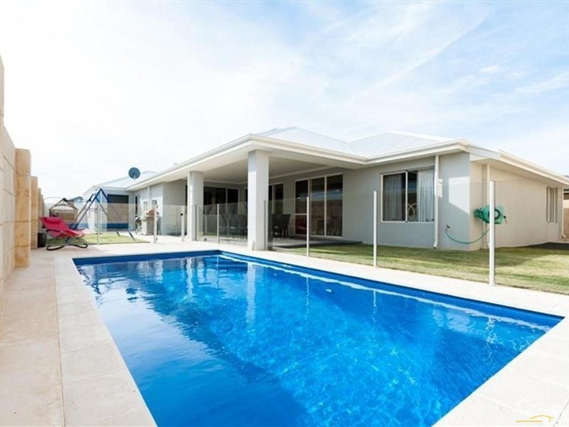 28 Holloways Ridge, Secret Harbour WA 6173