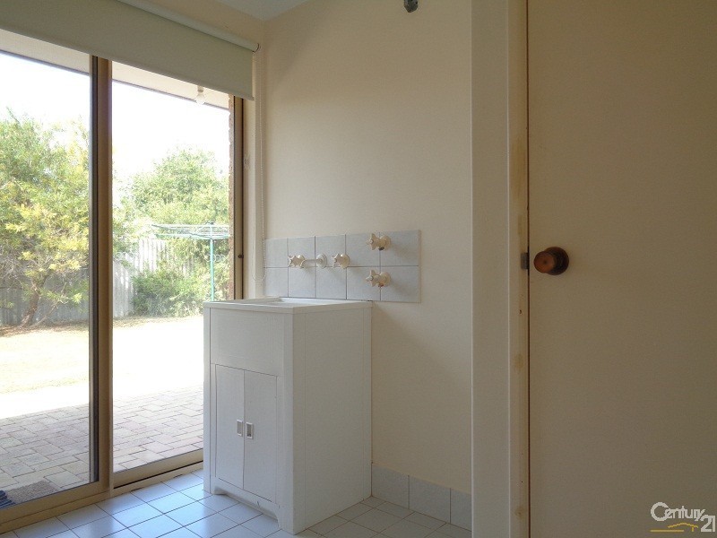 2 Neptune place, Waikiki WA 6169