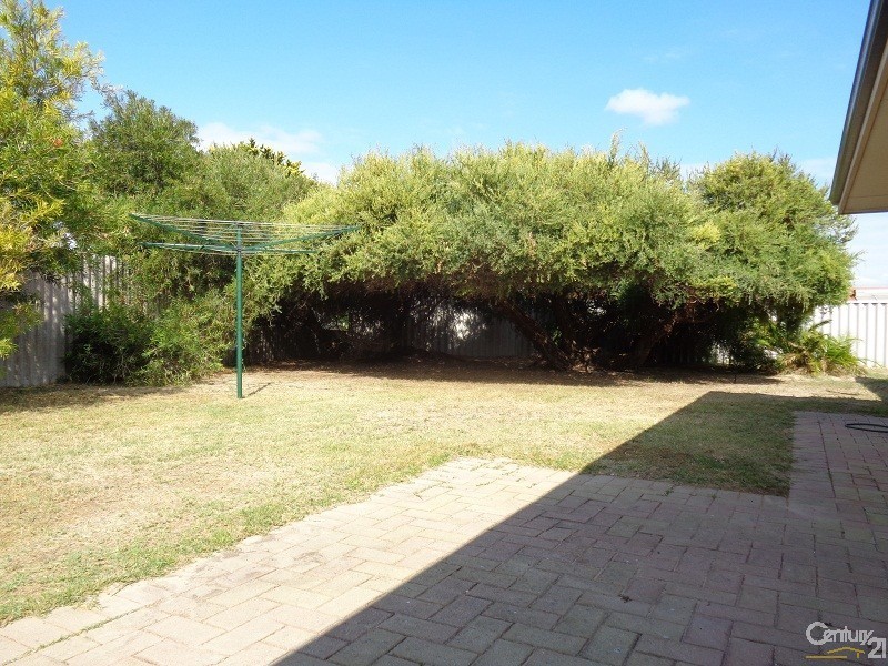 2 Neptune place, Waikiki WA 6169