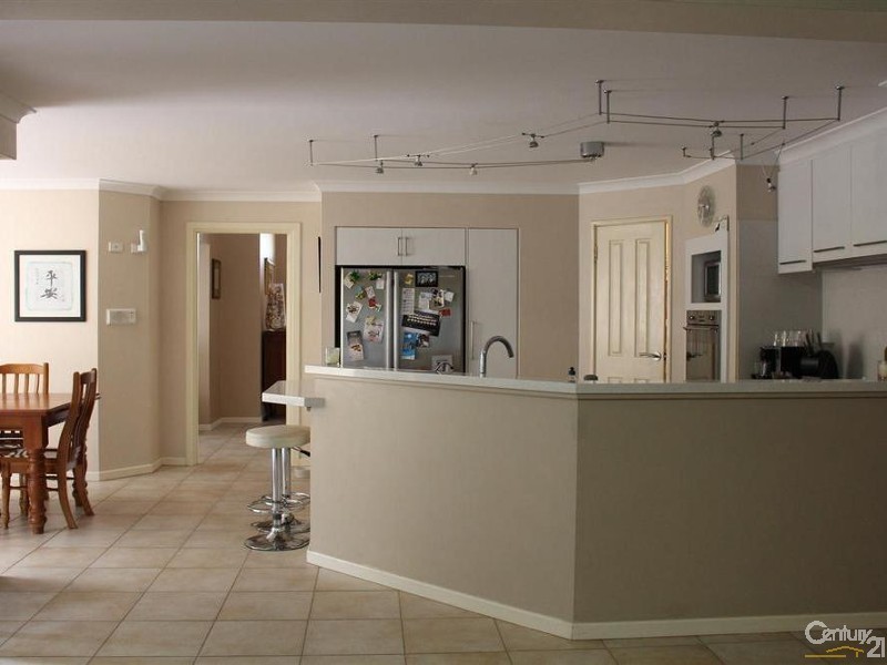 9 Vista Avenue, Rockingham WA 6168