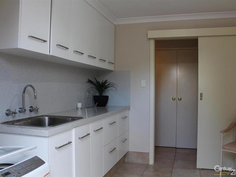 9 Vista Avenue, Rockingham WA 6168