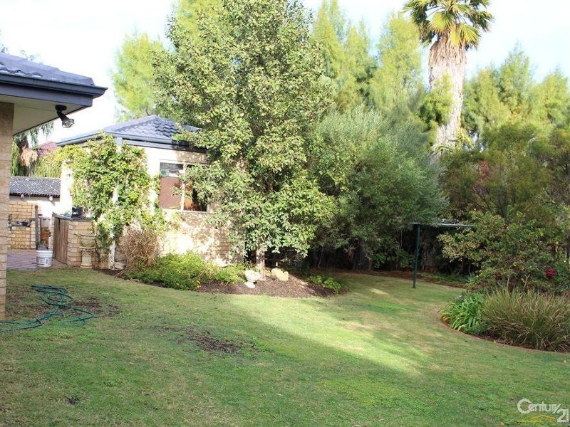 9 Vista Avenue, Rockingham WA 6168