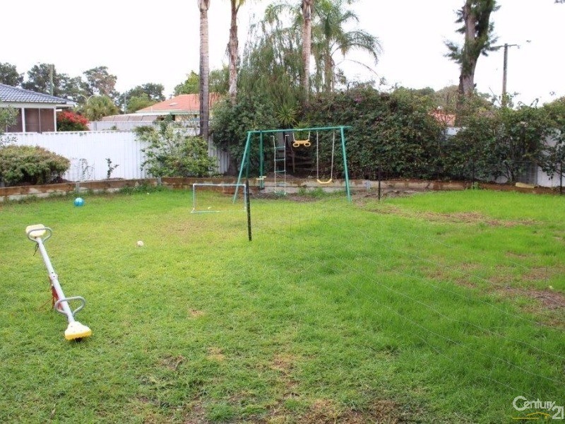 19 Columbia Close, Rockingham WA 6168