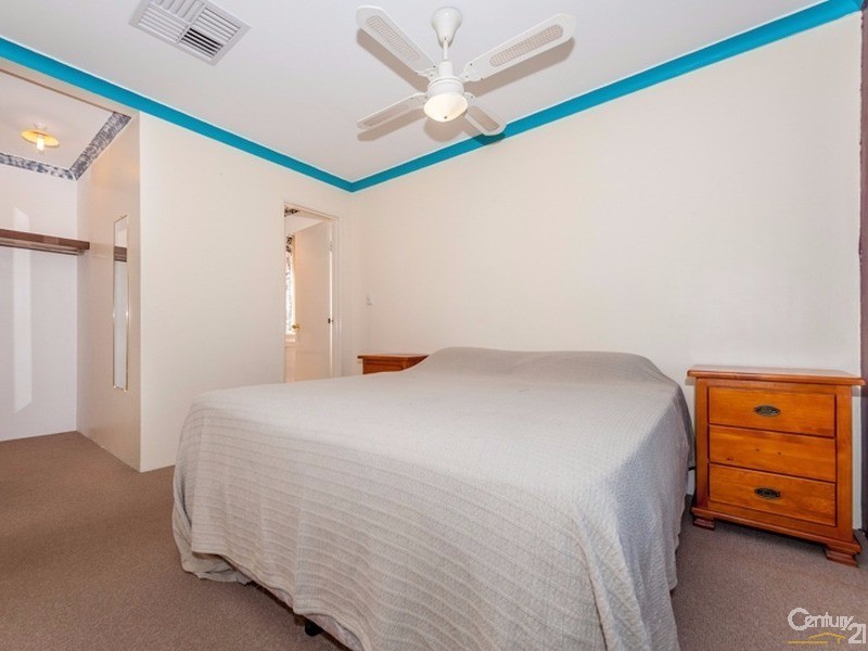 8 Hillcrest Court, Port Kennedy WA 6172