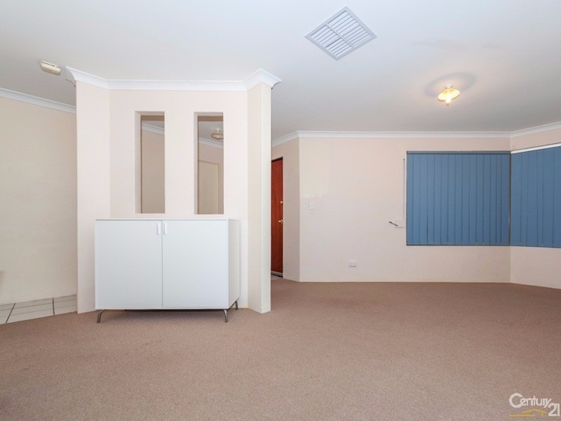 8 Hillcrest Court, Port Kennedy WA 6172