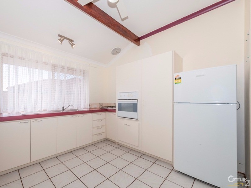 8 Hillcrest Court, Port Kennedy WA 6172