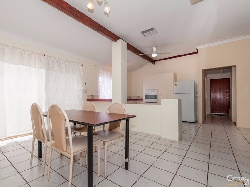 8 Hillcrest Court, Port Kennedy WA 6172