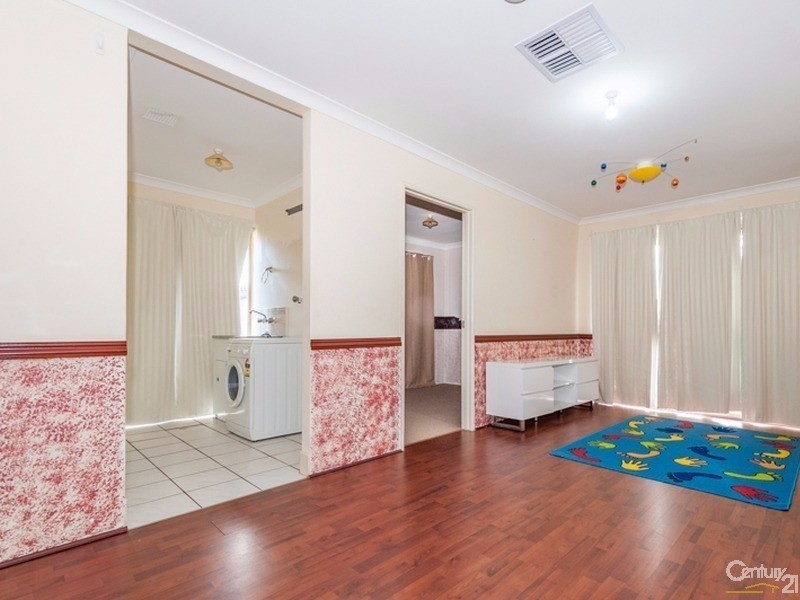 8 Hillcrest Court, Port Kennedy WA 6172