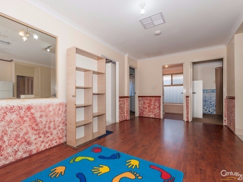 8 Hillcrest Court, Port Kennedy WA 6172