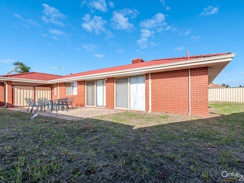 8 Hillcrest Court, Port Kennedy WA 6172