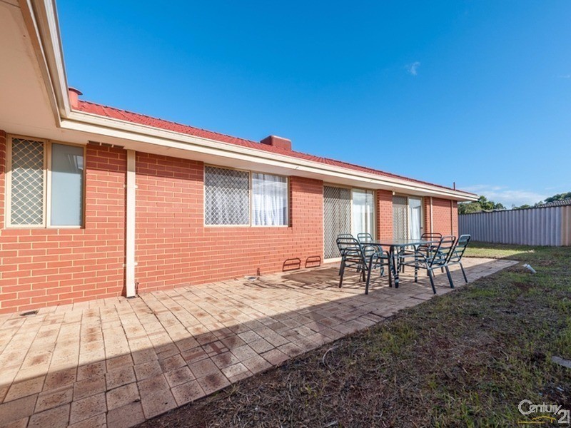 8 Hillcrest Court, Port Kennedy WA 6172