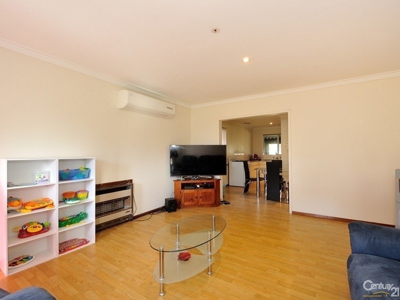 5 Nowranie Place, Hillman WA 6168