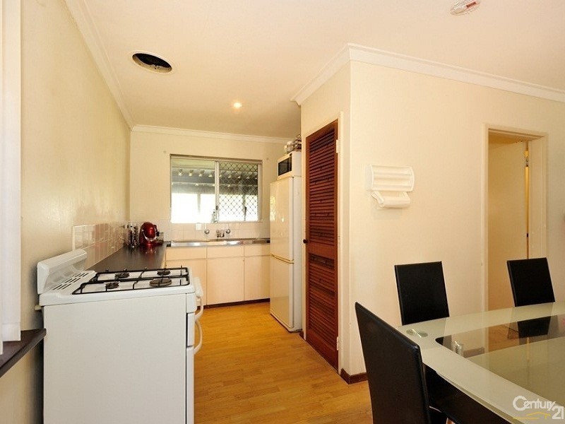 5 Nowranie Place, Hillman WA 6168