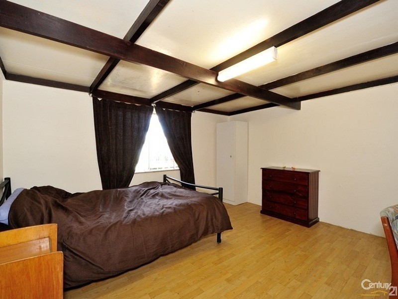 5 Nowranie Place, Hillman WA 6168