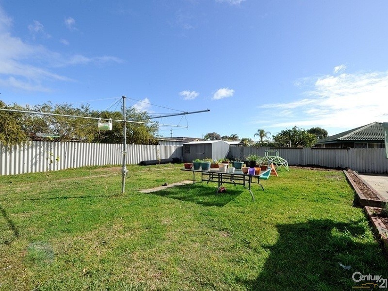 5 Nowranie Place, Hillman WA 6168