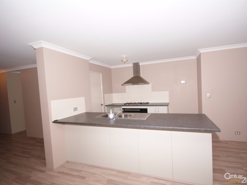 7 Buttermere Approach, Waikiki WA 6169