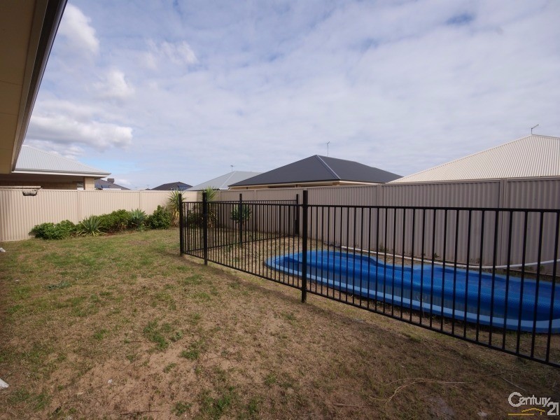 7 Buttermere Approach, Waikiki WA 6169