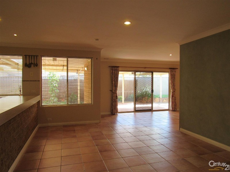 11 Torcross Street, Warnbro WA 6169