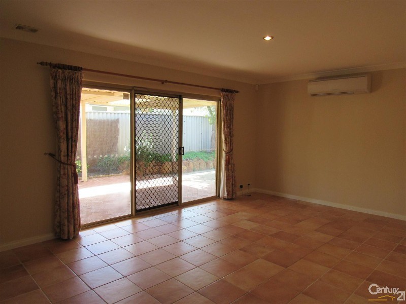 11 Torcross Street, Warnbro WA 6169