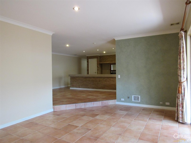 11 Torcross Street, Warnbro WA 6169