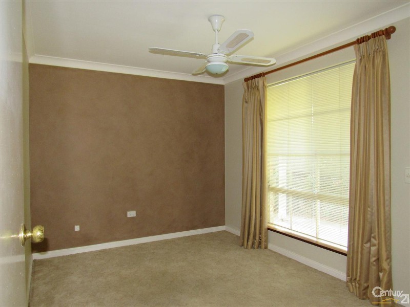 11 Torcross Street, Warnbro WA 6169