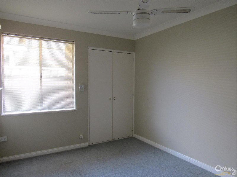 11 Torcross Street, Warnbro WA 6169