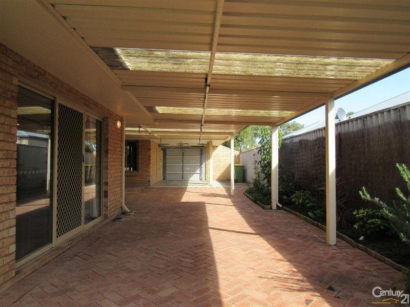 11 Torcross Street, Warnbro WA 6169