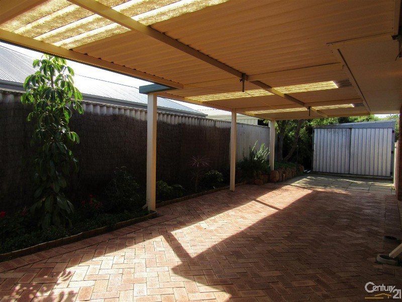 11 Torcross Street, Warnbro WA 6169