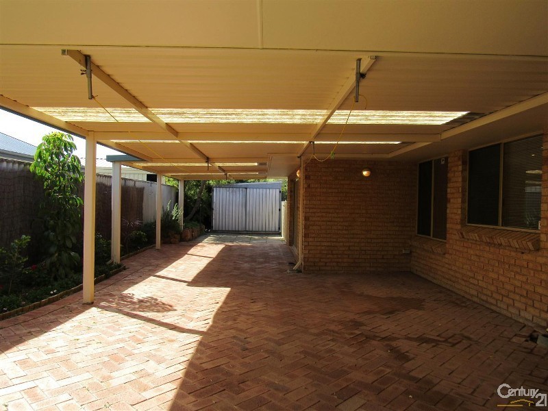 11 Torcross Street, Warnbro WA 6169