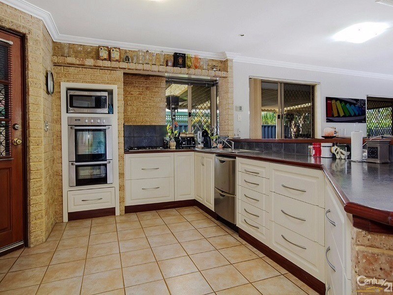 9 Daley Court, Rockingham WA 6168