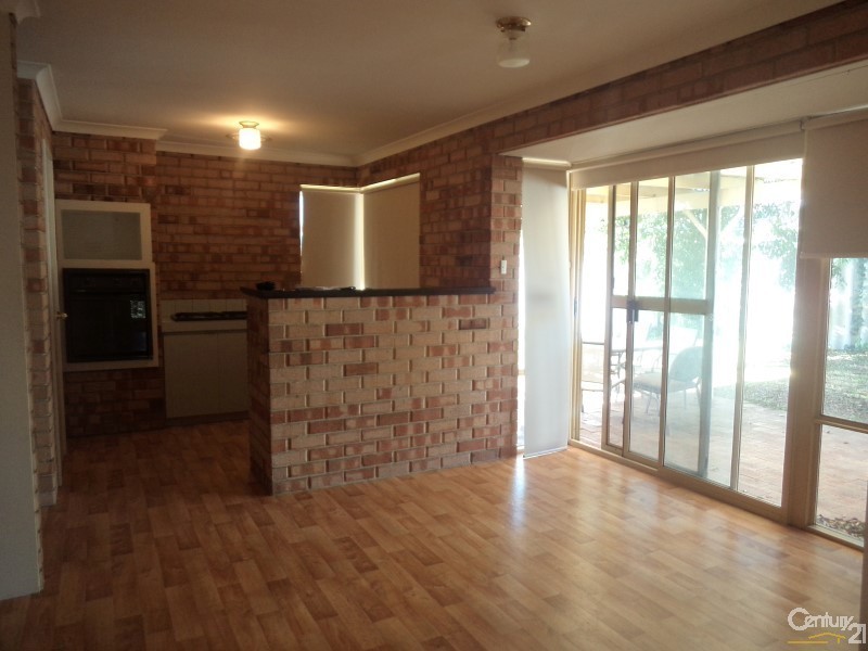 4 Macau Place, Warnbro WA 6169