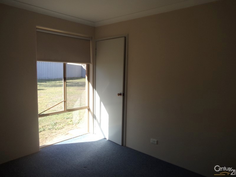 4 Macau Place, Warnbro WA 6169