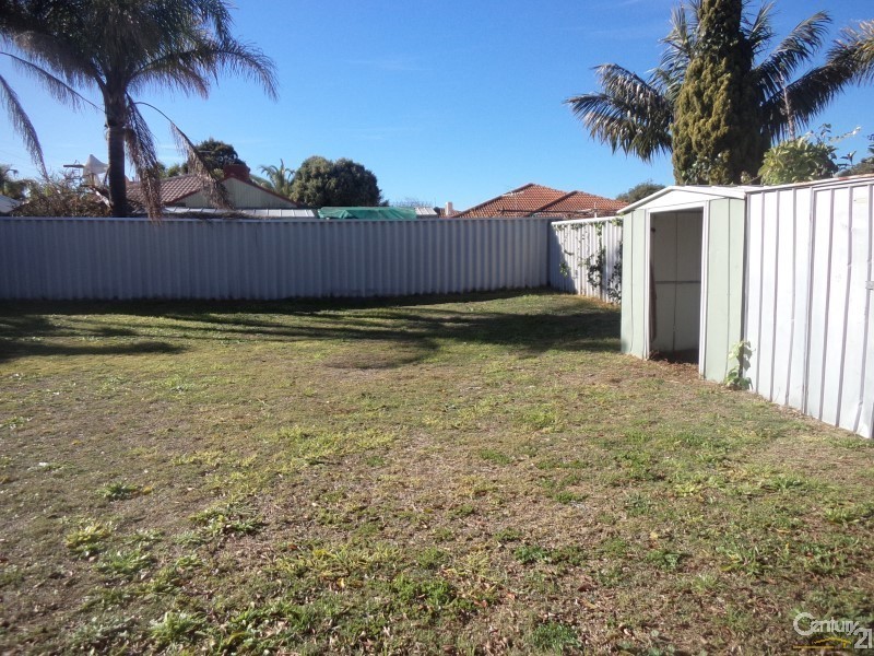 4 Macau Place, Warnbro WA 6169