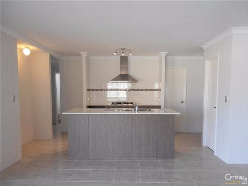 54 Sellafield Bend, Waikiki WA 6169