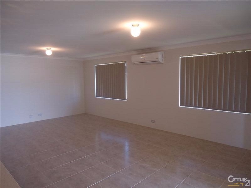 54 Sellafield Bend, Waikiki WA 6169