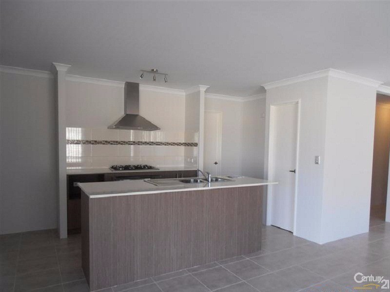 54 Sellafield Bend, Waikiki WA 6169