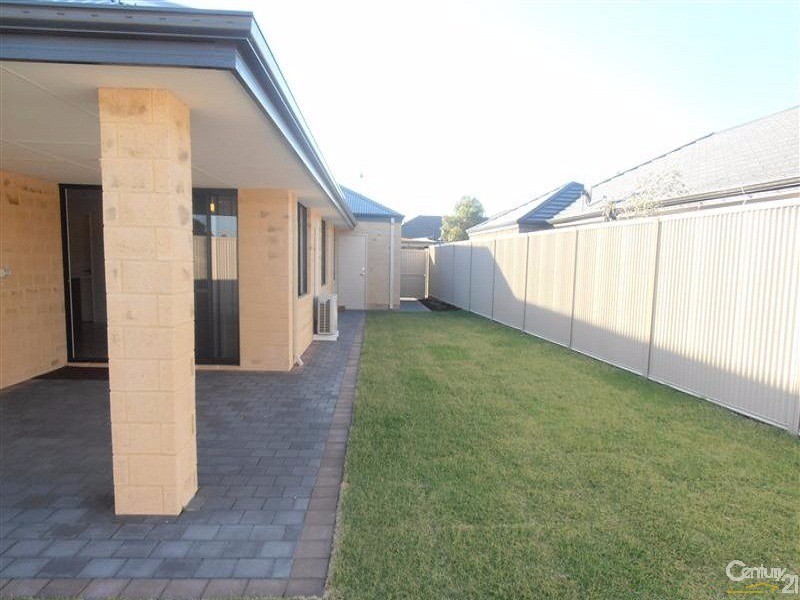 54 Sellafield Bend, Waikiki WA 6169