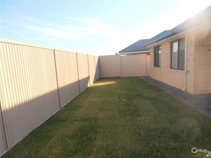 54 Sellafield Bend, Waikiki WA 6169