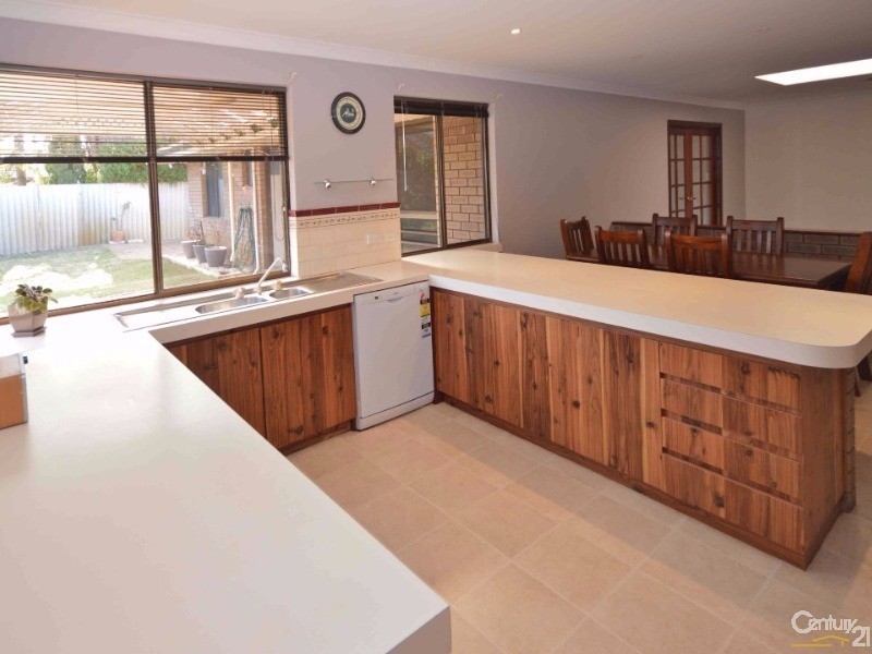7 Kingston Way, Safety Bay WA 6169
