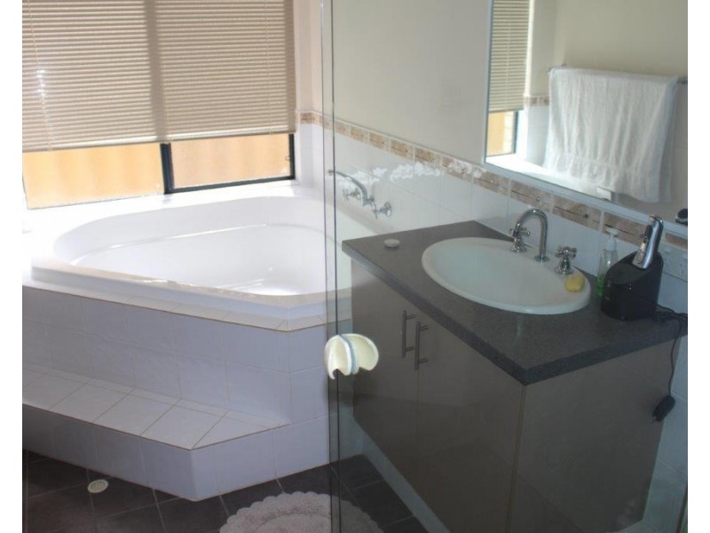 7 Wittecarra Crescent, Port Kennedy WA 6172