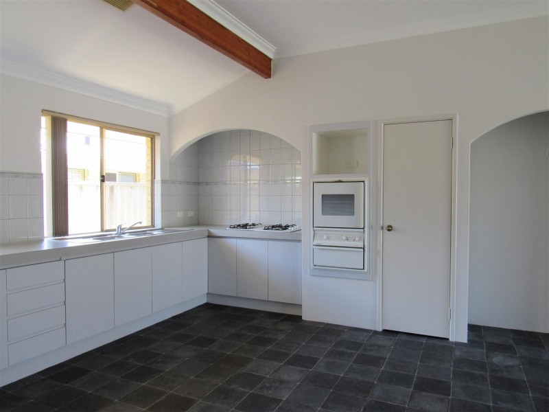 27 St Andrews Loop, Cooloongup WA 6168