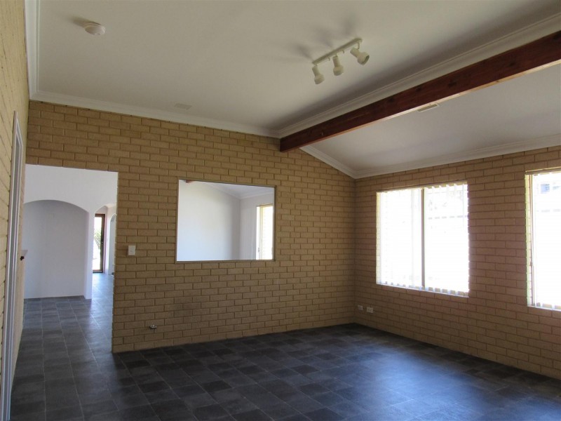 27 St Andrews Loop, Cooloongup WA 6168