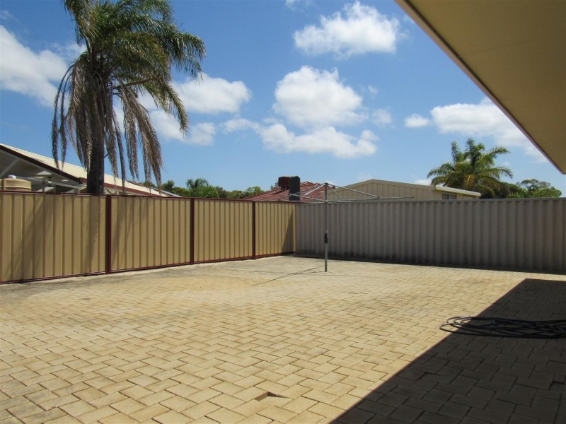 27 St Andrews Loop, Cooloongup WA 6168